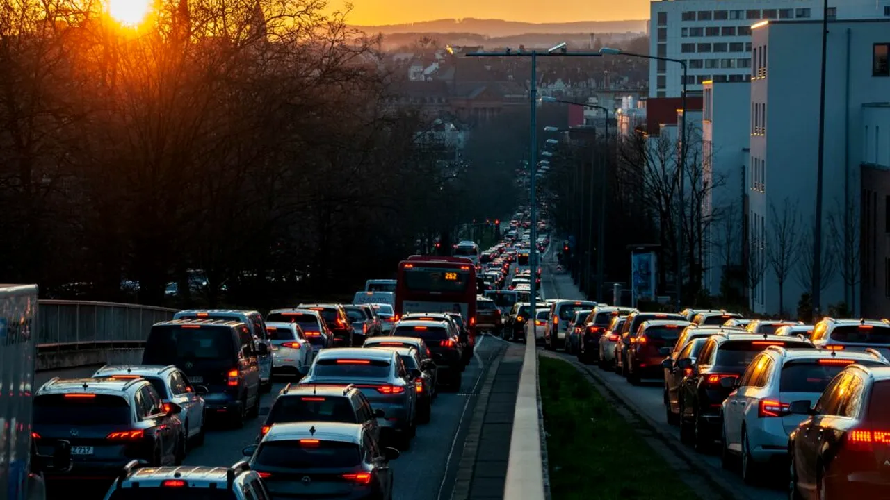 Decesele cauzate de accidentele rutiere cresc cu 15% atunci când sunt lansate albumele unor artiști de renume