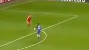 Gafă de proporţii a portarului lui Schalke la meciul cu Chelsea. Mourinho a anticipat greşeala lui Hildebrand: 