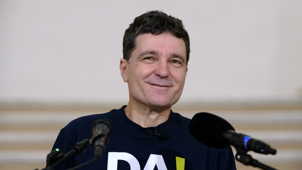 Surse: Nicuşor Dan şi-a anunţat astăzi apropiaţii ca intenţionează să candideze la Preşedinţia României