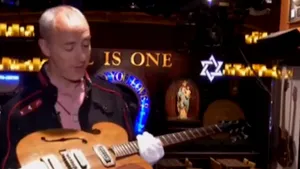 O chitară a trupei The Beatles a fost vândută cu 408.000 dolari, la o licitaţie la New York