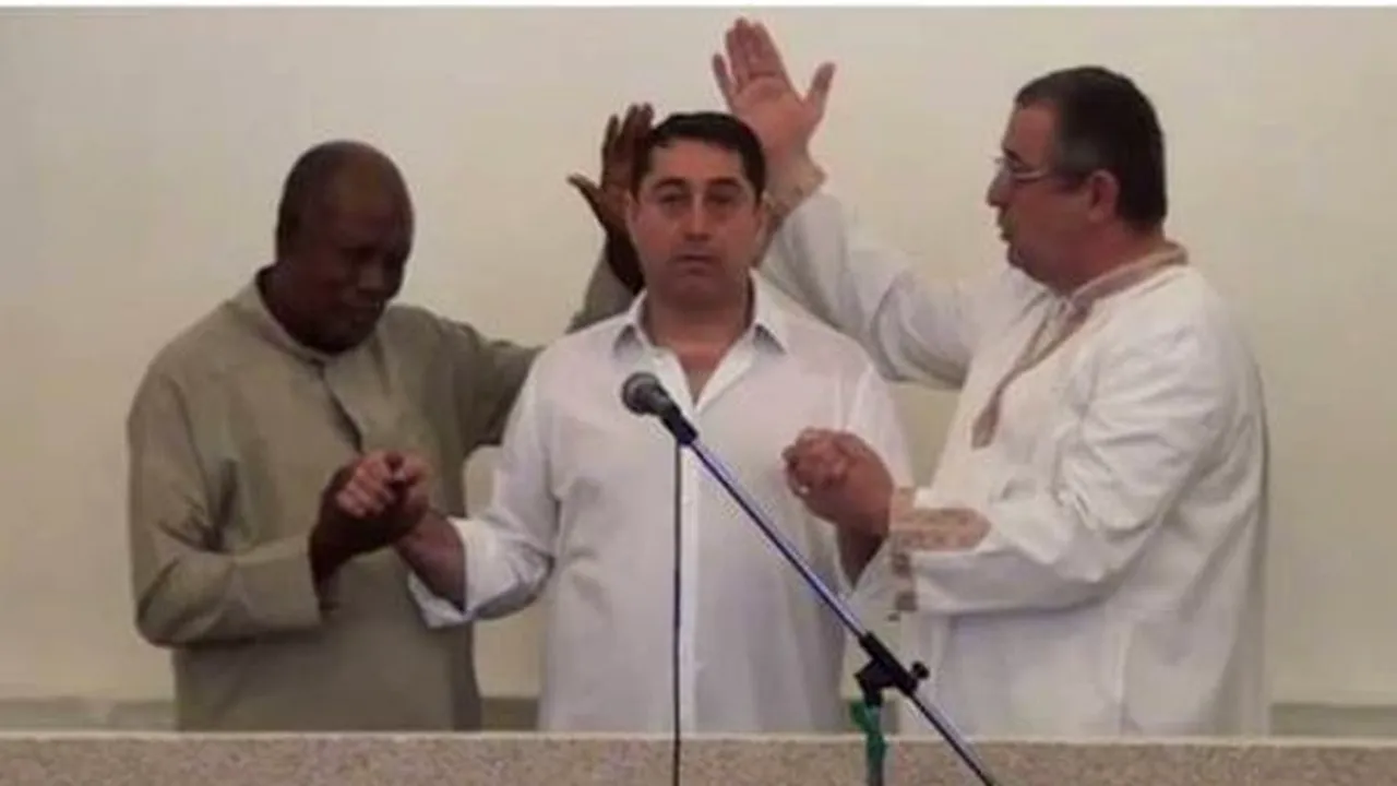 Fostul ministru Cristian David, botezat la o biserică penticostală, după eliberarea din arest  - VIDEO