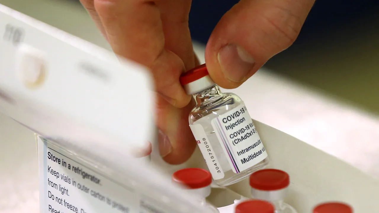 Primele doze de vaccin AstraZeneca, serul diferit de celalalte două aflate în circuitul sanitar, au ajuns sâmbătă în România