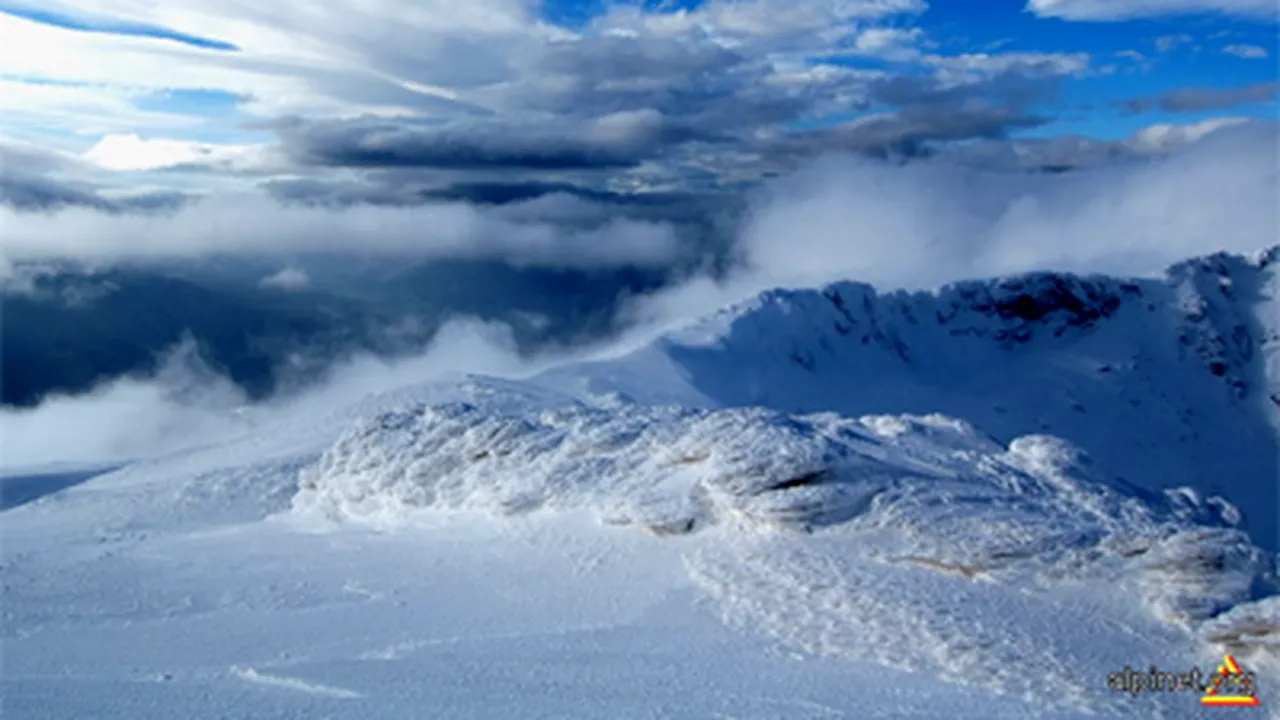 Pericol de avalanşe în masivele Vâlcan, Parâng şi Retezat