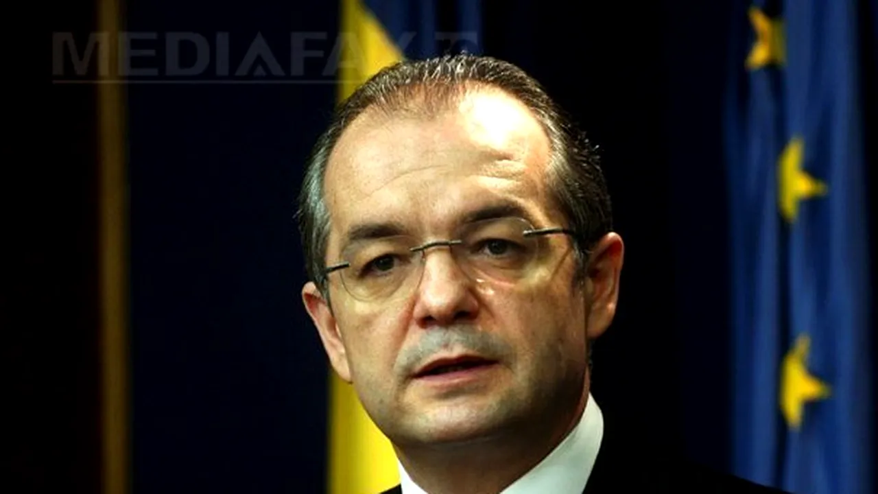 Boc către preşedintele CJ Vâlcea: Nu mai staţi doar cu mâna întinsă la guvern, mergeţi şi la bancă