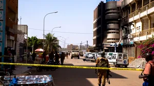 Lovitură de stat într-o ţară africană.  Armata a anunţat că a preluat puterea, iar guvernul şi parlamentul au fost dizolvate