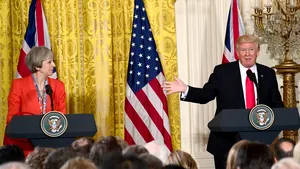 FOTO ATACUL din Machester: Theresa May va discuta cu Donald Trump despre scurgerile de informaţii referitoare la atentat, în presa din SUA