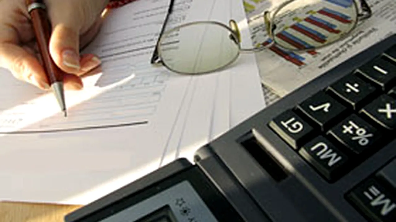 Investiţiile realizate în economia naţională au urcat cu 31,8%