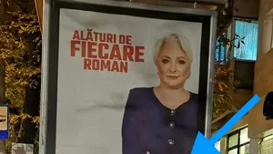 FOTO virală: Coincidenţă hazlie. Viorica Dăncilă, alături de fiecare român