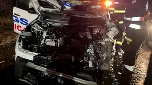 Iaşi: Ambulanţă care ducea pacienţi la Dializă, implicată în accident 