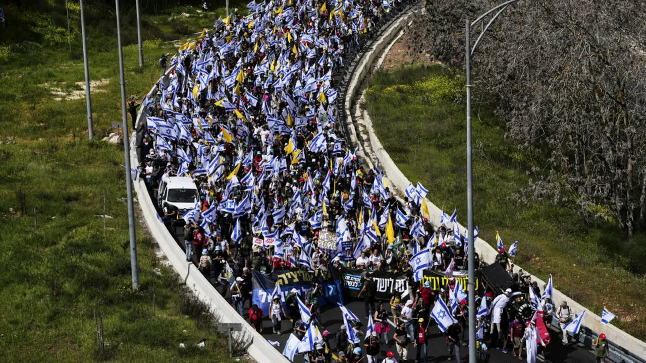 Mii de protestatari blochează intrarea în Ierusalim împotriva guvernului Netanyahu