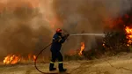Mai multe sate din Grecia, evacuate din cauza unui incendiu moajor de vegetație