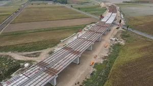 Când se va putea circula fără întrerupere pe autostradă de la București la Pașcani? Anunțul ministrului Transporturilor