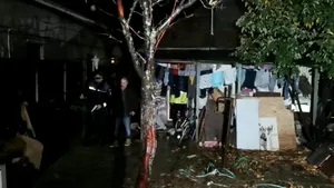 Patru tineri au fost răniţi, după o explozie puternică la o casă din Prahova