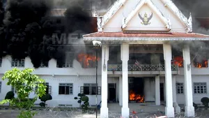 14 morţi şi 91 de răniţi în confruntările de miercuri din Thailanda - VIDEO