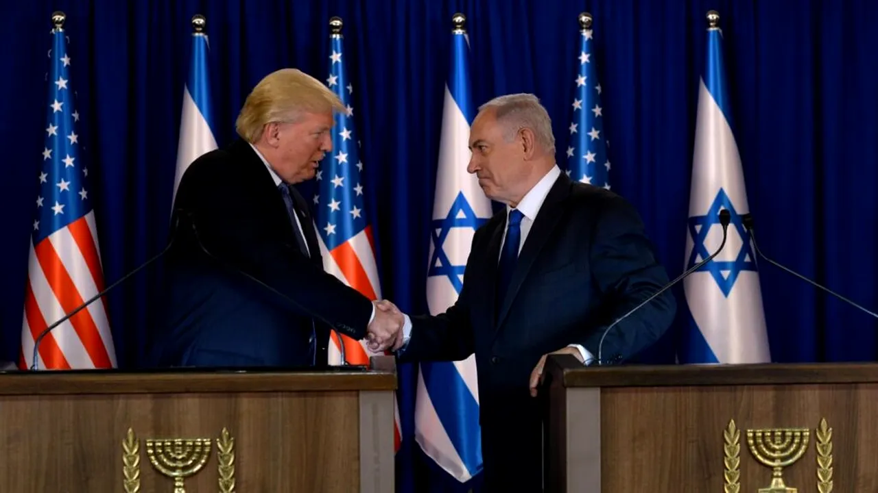 Trump a primit de la Netanyahu un obiect religios creat din resturile unei rachete iraniane