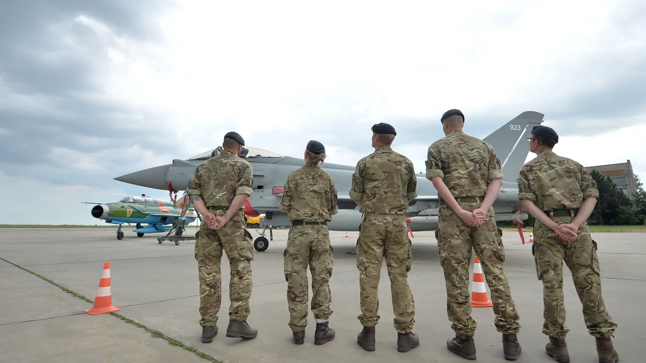 Marea Britanie se pregăteşte de război. Rishi Sunak promite să reintroducă serviciul militar obligatoriu