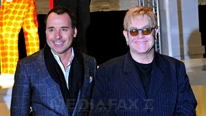 Elton John şi David Furnish: Nu ştim cine este tatăl bebeluşului nostru
