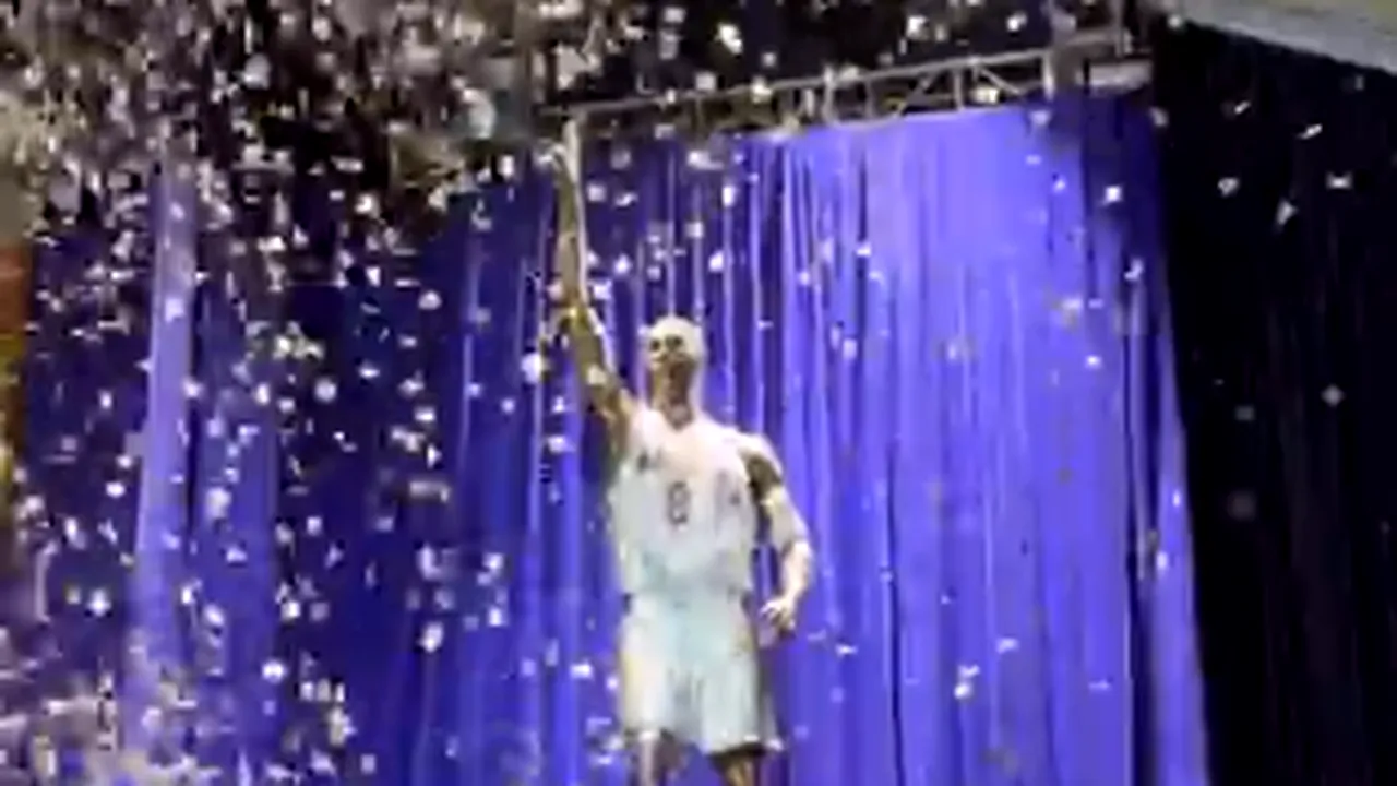 LA Lakers a dezvelit prima statuie dintr-o serie de trei ale lui Kobe Bryant
