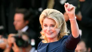 Catherine Deneuve, omagiată la Hollywood