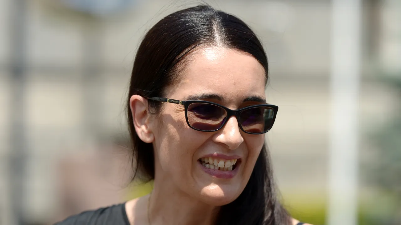 Armand face curăţenie pe trotuar: a ridicat ultimul chioşc de presă nefuncţional din Sectorul 1