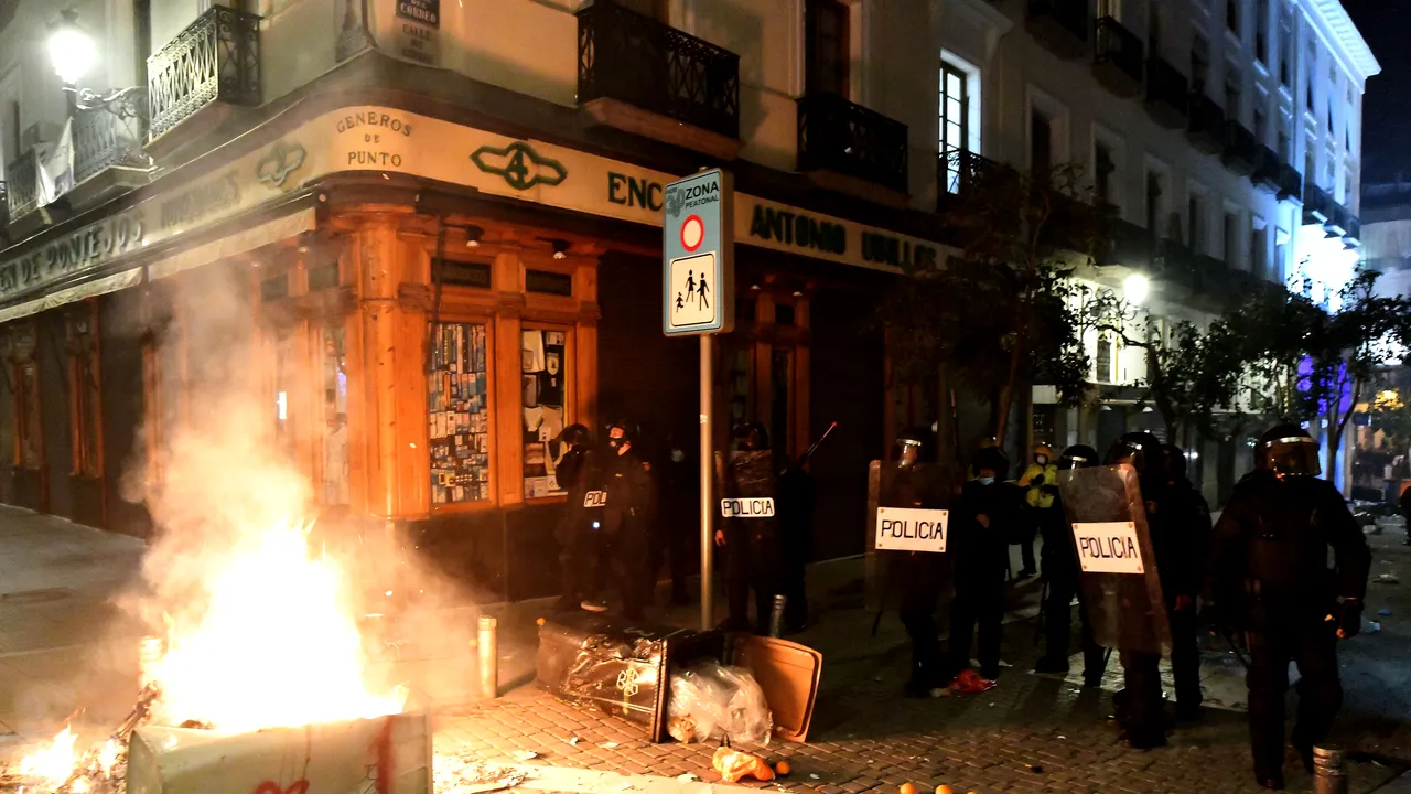Violenţe în Spania pentru a patra noapte consecutivă de proteste