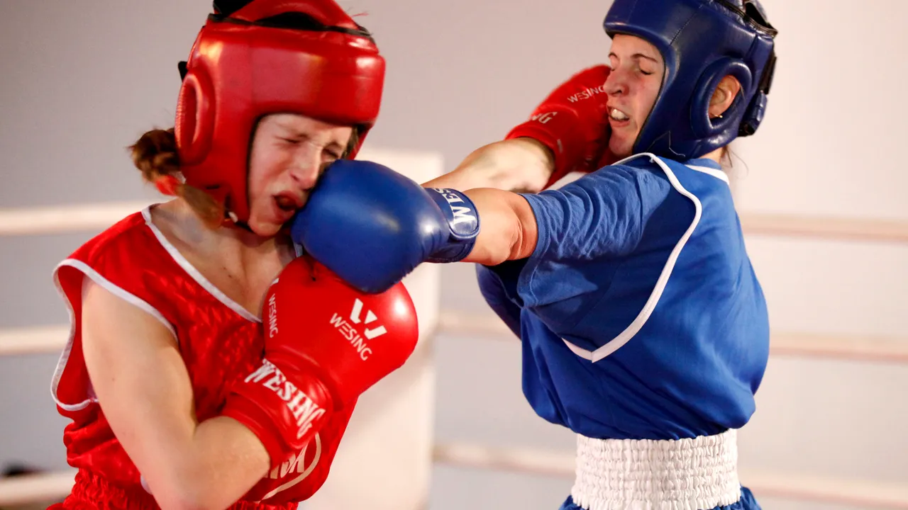 România la Campionatele Mondiale de box juniori din Erevan - O medalie de argint şi două de bronz