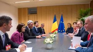FOTO/VIDEO Mihai Tudose s-a întâlnit marţi cu Donald Tusk, urmând să aibă întrevederi cu Antonio Tajani şi Jean-Claude Juncker/ Tudose şi Juncker au discutat despre MCV