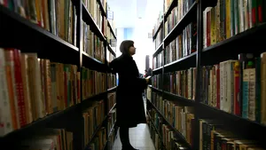 Ministerul Culturii dă 3 milioane de lei pentru a cumpăra cărţi pentru bibliotecile publice în 2024