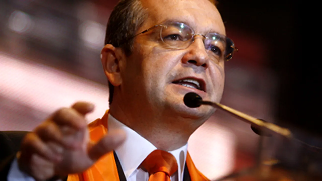 Boc: Românii să decidă prin referendum dacă preşedintele e ales de ei sau de Parlament