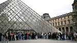 Muzeul Luvru majorează prețurile biletelor pentru vizitatorii din afara UE cu 45%