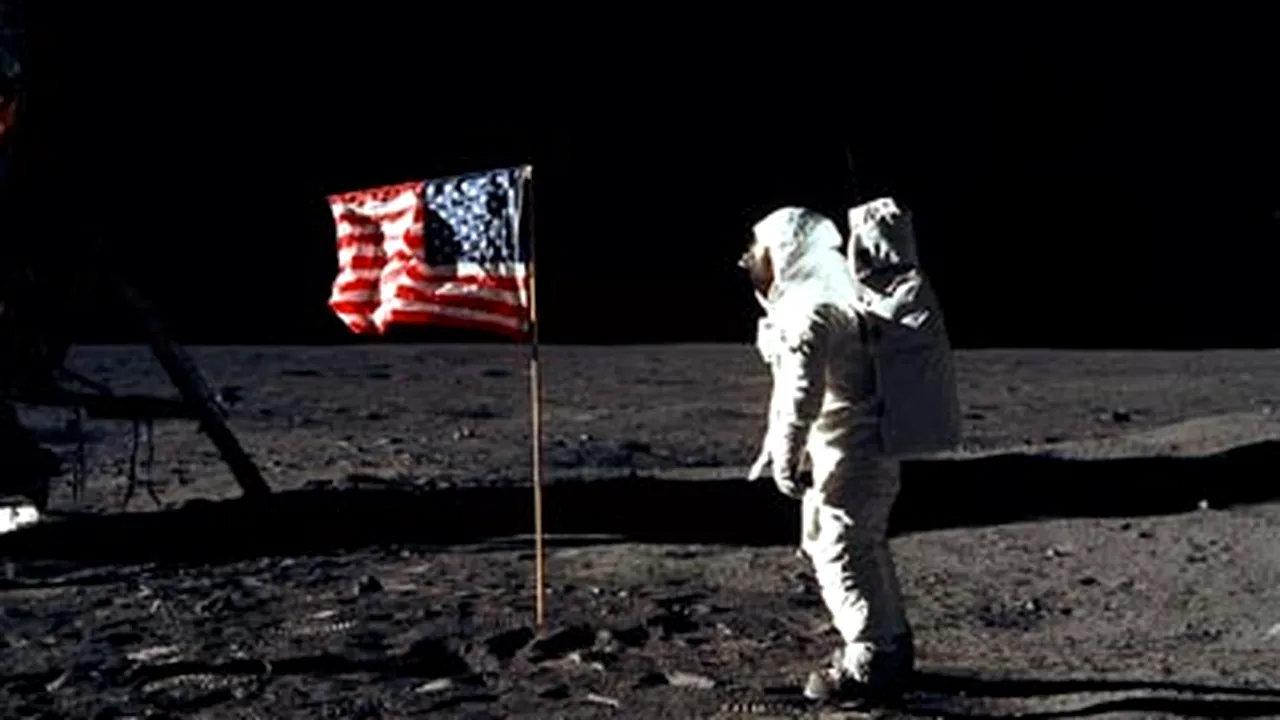 Luna poate fi explorată virtual