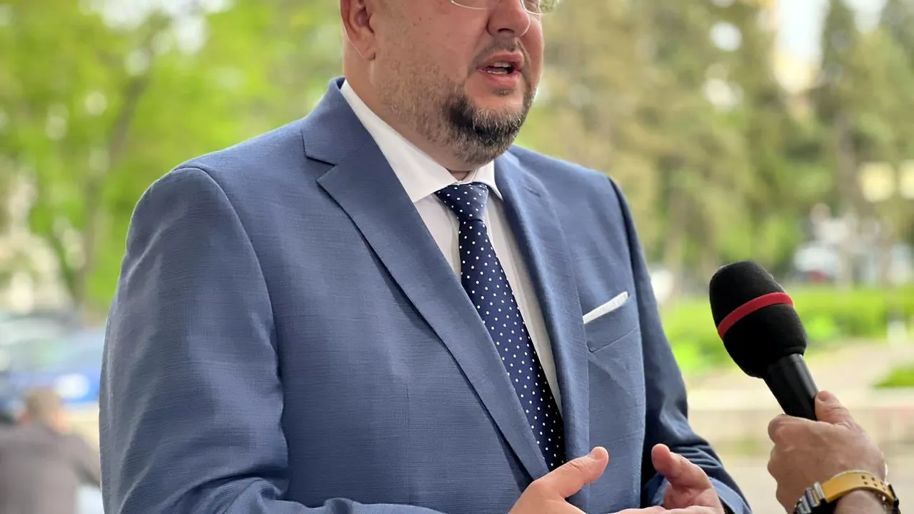 Rădulescu: Autostrada Sibiu Piteşti, proiect de o importanţă majoră pentru Vâlcea şi pentru România