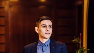 Elevi de 10 la BACALAUREAT 2018 | Viitor neurochirurg: Vreau să fiu aproape de oameni, să ajut / Absoventă: Mi se pare în regulă să munceşti în ţara ta, să rămână oameni frumoşi