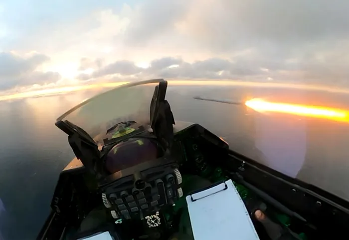 APĂRARE Imagini spectaculoase din avioanele F-16: Momentul în care piloții români doboară două drone Geran