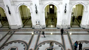 Inspectorul Primăriei Capitalei Doru Gadea, acuzat de corupţie, rămâne în arest