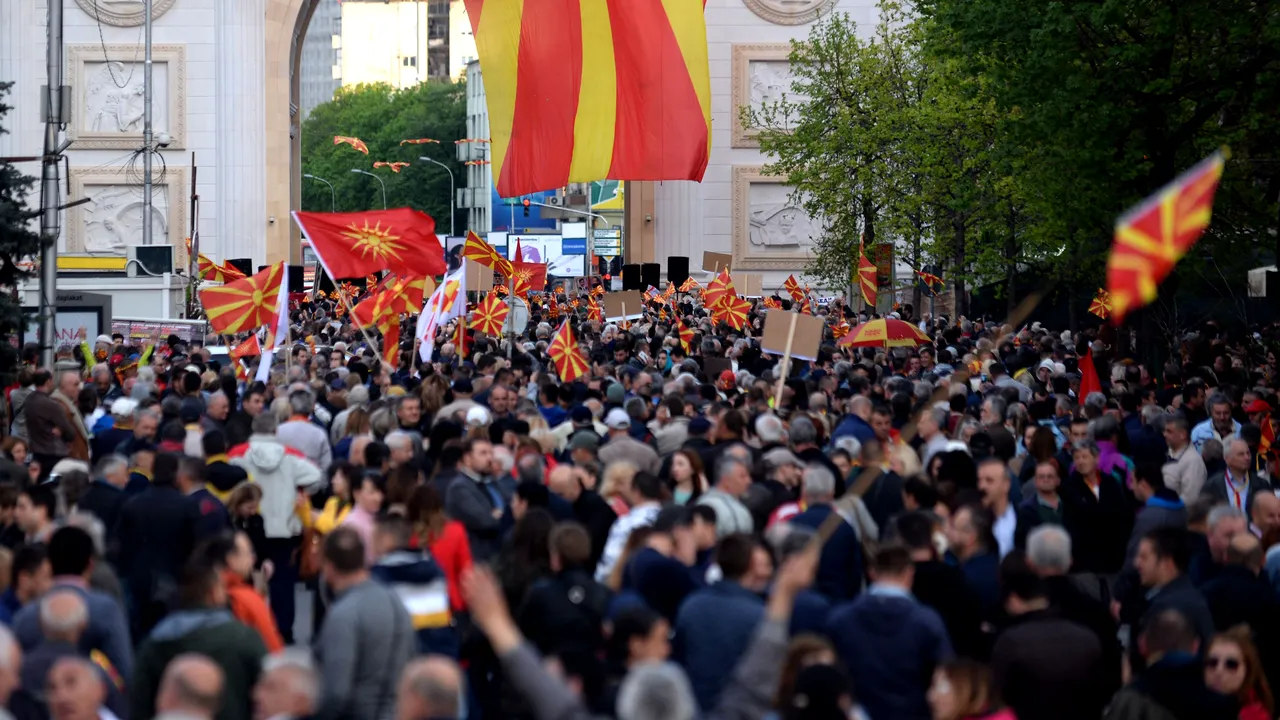 Noi proteste au fost organizate în Macedonia împotriva schimbării numelui fostului stat iugoslav