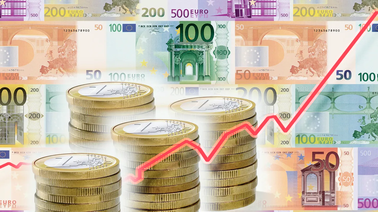Septembrie a fost luna maximelor istorice pentru euro, în raport cu leul. BCR: Euro va ajunge la 4,90 lei până la finalul anului