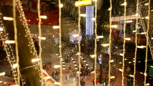 Bucureştiul, în Cartea Recordurilor, cu cea mai mare instalaţie de Crăciun într-un spaţiu închis