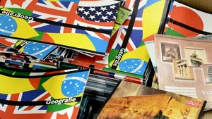 Rechizite şcolare distribuite ilegal în Olt; prejudiciu de peste 6.000 de lei pentru fiecare şcoală