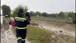 Intervenție de ultim moment: O bătrână salvată din calea apelor la Siliștea