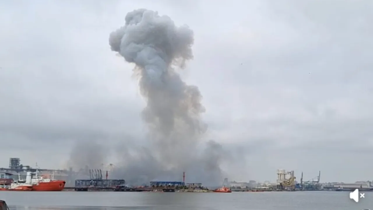 Alertă maximă în Portul Constanța. O dronă maritimă a explodat lângă Oil Terminal / Planul roșu, activat. Oameni evacuați, pot fi alte drone în zonă