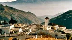 Satul alb din Spania cu priveliști sublime și unde ai nevoie de jachetă în august