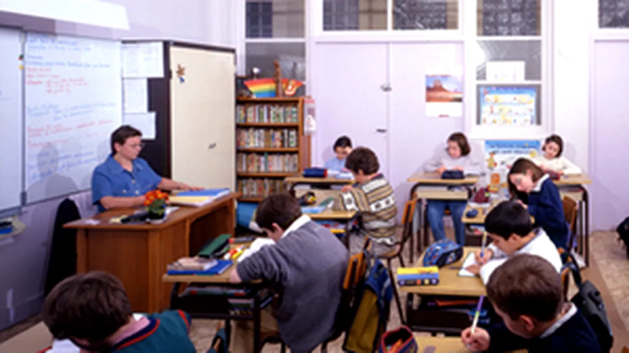 Romanian Teachers To Be Evaluated In Two Stages At The End Of School Year – Draft
