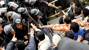 6 morţi, zeci de răniţi şi cel puţin 1.000 de arestaţi de la începutul manifestaţiilor din Egipt - VIDEO