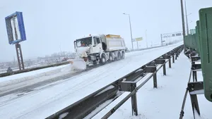 Lapoviţă, ninsoare, polei şi vreme deosebit de rece în toată ţara / Prognoza METEO pentru luni şi marţi | HARTĂ