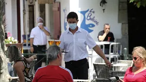 Pierderi de 1,5 miliarde de euro pentru restaurante. Preşedinte HORA: Nu dorim să stăm cu mâna întinsă la Guvernul României