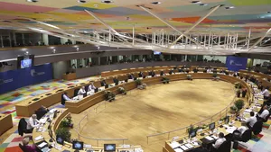 Liderii ţărilor UE aprobă noi sancţiuni contra Rusiei, inclusiv prin reducerea importurilor de petrol