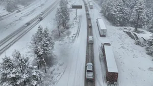 Aproape 10.000 de zboruri anulate din cauza unei furtuni puternice de iarnă care a lovit o mare parte din SUA