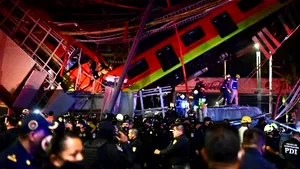 Tragedie în Ciudad de México. Cel puţin 19 morţi şi peste 70 răniţi după ce un tren de metrou s-a prăbuşit în gol FOTO VIDEO