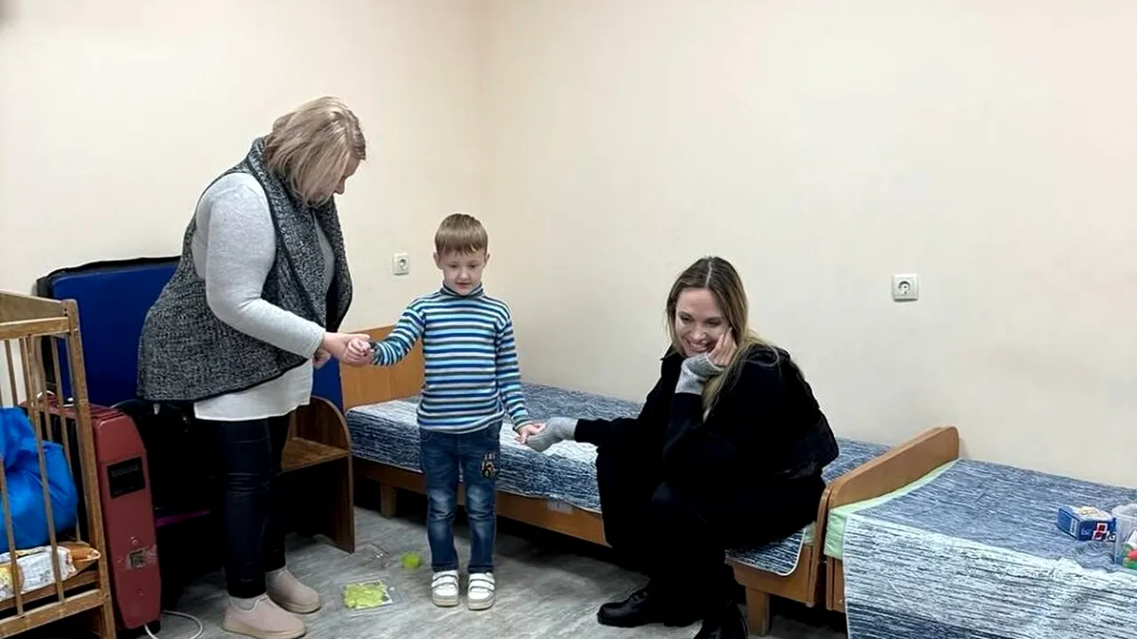 O dronă rusească a zburat deasupra Angelinei Jolie în timpul vizitei sale în Ucraina